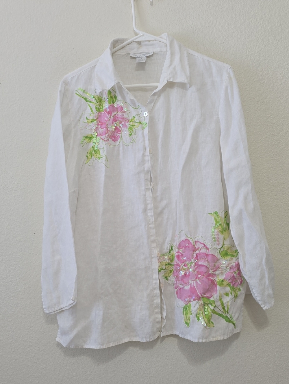 Sarah Spencer White Linen Collared Shirt with Subtle‎ Green Detail 1X